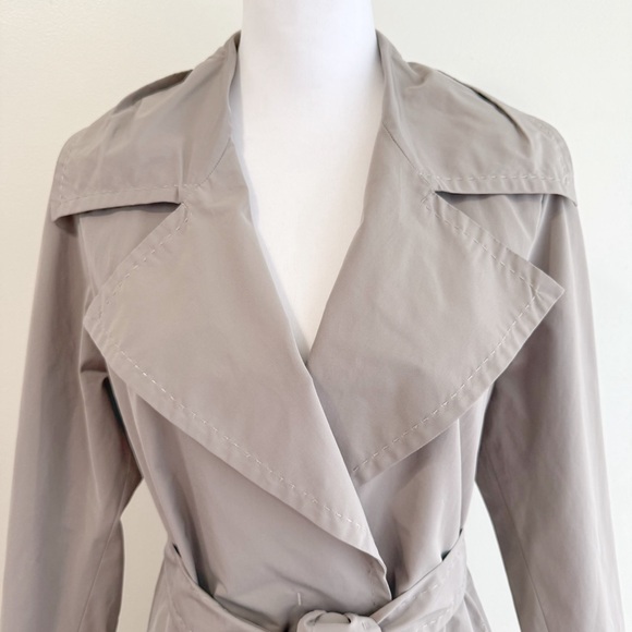 MAXMARA TAN KHAKI COLLARED BUTTON UP BELTED LONG TRENCH COAT - Picture 6 of 12